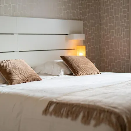 Apartment Centre - Proche Gare - Parking Velo - Balcon - Arrivee Autonome