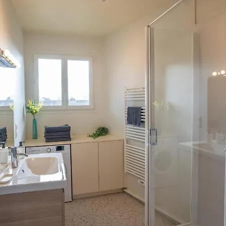 Apartment Centre - Proche Gare - Parking Velo - Balcon - Arrivee Autonome *