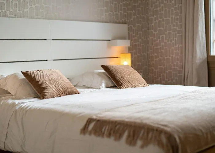 Apartament Centre - Proche Gare - Parking Velo - Balcon - Arrivee Autonome