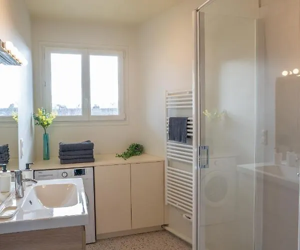 Appartement Centre - Proche Gare - Parking Velo - Balcon - Arrivee Autonome *